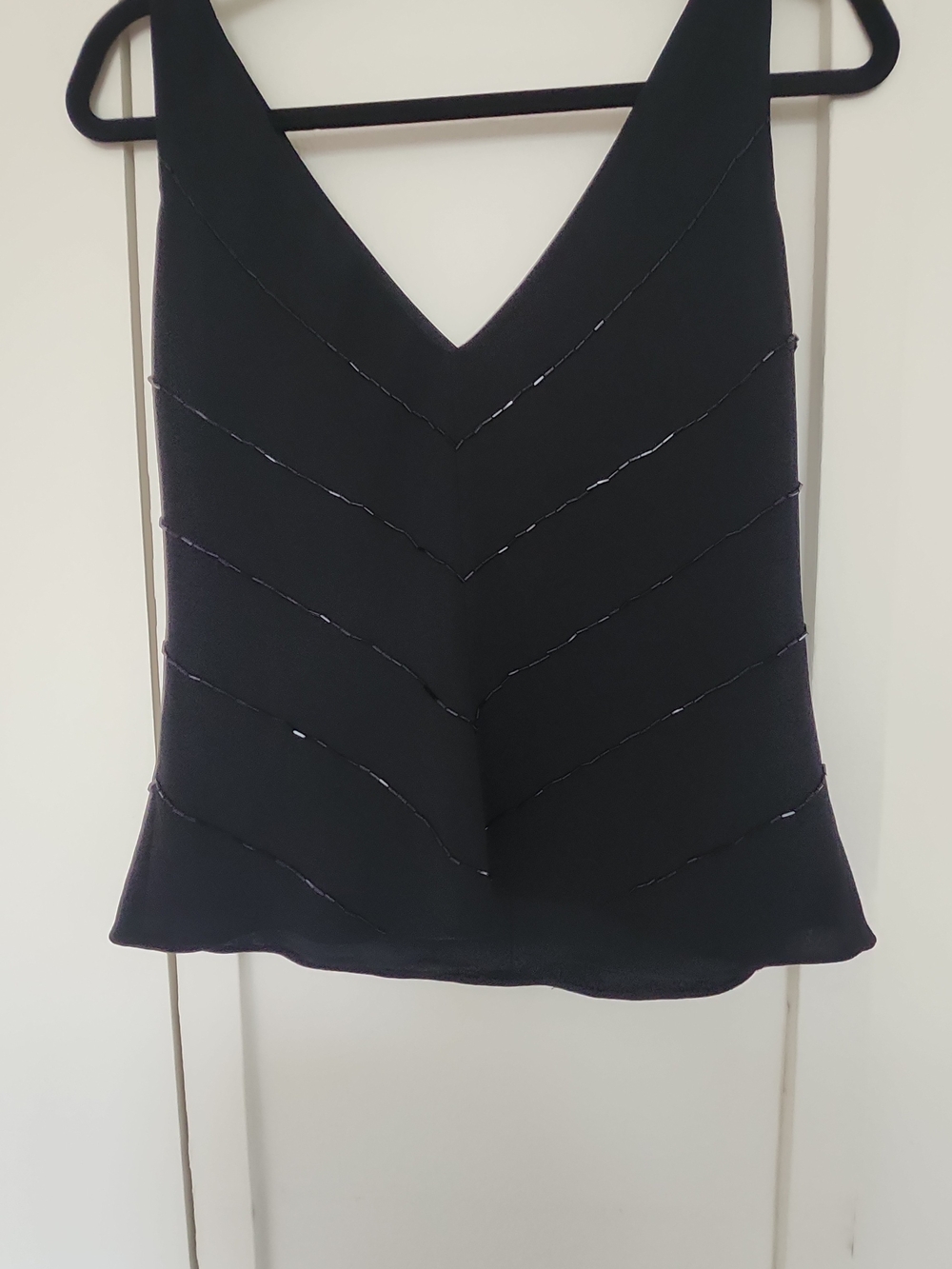 Jones New York Black V-Neck Sleeveless Camisole